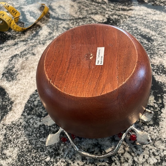 Festive wood bowl. 6” across top, 3”deep!  Great to entertain with. - Picture 4 of 4